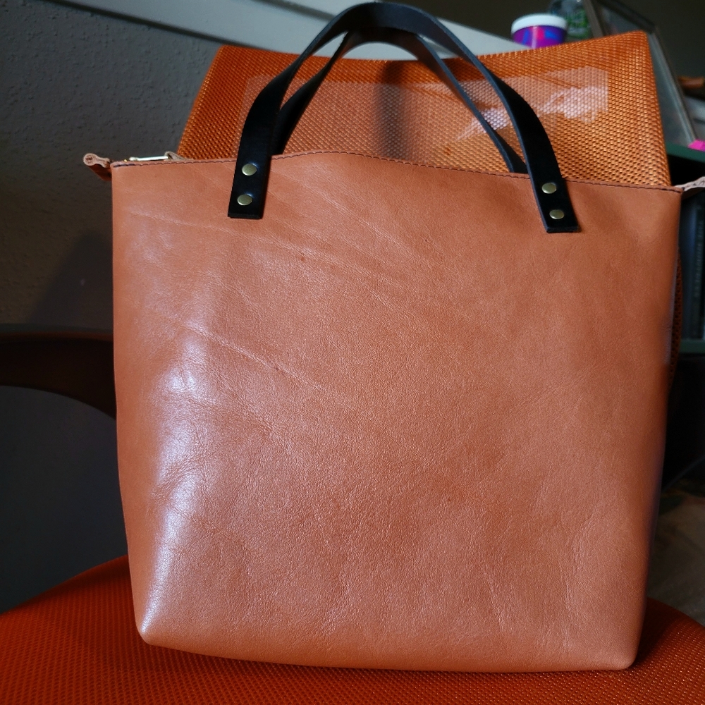 Portland Leather Medium Zip Tote Bag - Satsuma - Picture 5 of 6